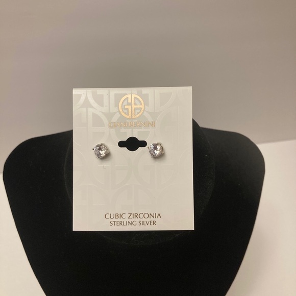 Earring - Picture 2 of 6